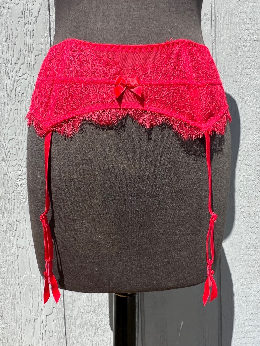 NWT Victoria's Secret 2014 Red Lace Garter Belt, M/L